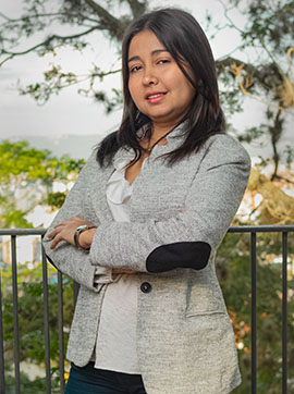 laura-baez